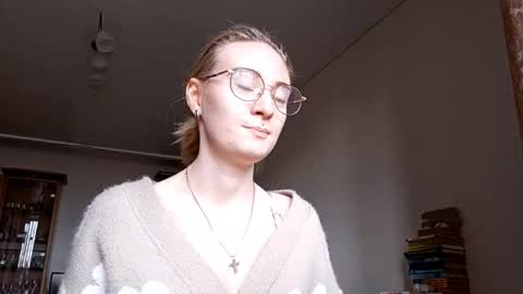 Lola online show from 10-12-25, 06:01