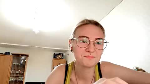 Lola online show from 11-29-25, 01:14