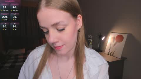 Snapshot of normaemans chatting on 10-10-25, 07:46 Beatrice online show from 10-10-25, 07:46