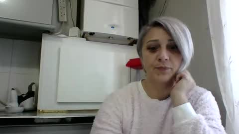 Snapshot of nosmileme chatting on 11-18-25, 10:41 nosmileme online show from 11-18-25, 10:41