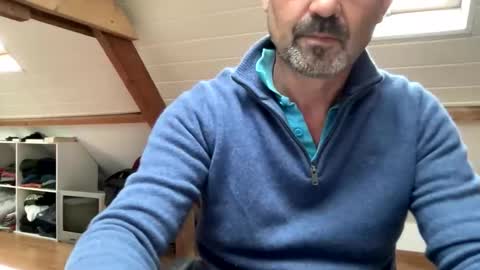 Snapshot of noux69 chatting on 10-14-25, 02:29 noux69 online show from 10-14-25, 02:29