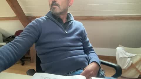 Snapshot of noux69 chatting on 10-17-25, 03:03 noux69 online show from 10-17-25, 03:03