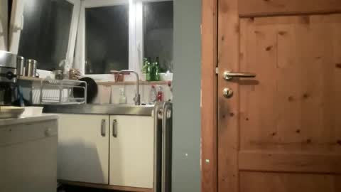 Snapshot of noux69 chatting on 10-27-25, 05:28 noux69 online show from 10-27-25, 05:28