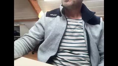 Snapshot of noux69 chatting on 11-09-25, 01:09 noux69 online show from 11-09-25, 01:09