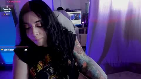Snapshot of nova_gara chatting on 10-20-25, 08:09 s online show from 10-20-25, 08:09