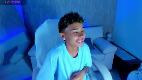 Snapshot of nova_sex1 chatting on 10-14-25, 04:13 nova online show from 10-14-25, 04:13