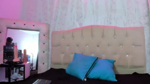 Snapshot of nova_sex1 chatting on 11-18-25, 04:50 nova online show from 11-18-25, 04:50