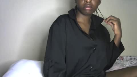 Snapshot of novaah chatting on 11-16-25, 12:49 novaah online show from 11-16-25, 12:49