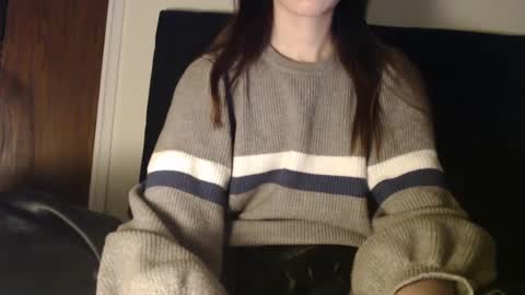 Snapshot of novafrey chatting on 12-08-24, 01:24 Olivia online show from 12-08-24, 01:24