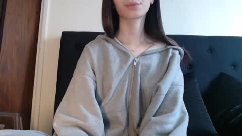 Snapshot of novafrey chatting on 12-17-24, 07:15 Olivia online show from 12-17-24, 07:15