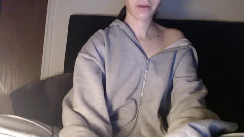 Snapshot of novafrey chatting on 01-15-25, 04:04 Olivia online show from 01-15-25, 04:04