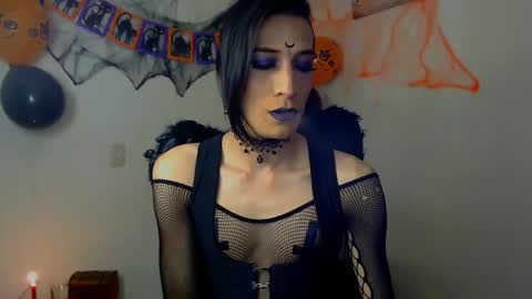 Snapshot of novanyx11 chatting on 10-10-25, 10:53 Nova... online show from 10-10-25, 10:53