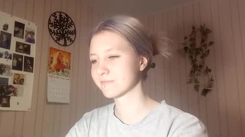 Snapshot of novellahartig chatting on 02-27-26, 03:12 Sari It is my first day online show from 02-27-26, 03:12