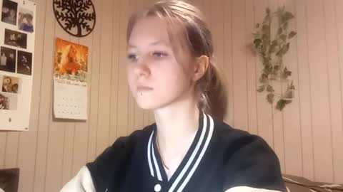 Snapshot of novellahartig chatting on 03-02-26, 03:19 Sari It is my first day online show from 03-02-26, 03:19