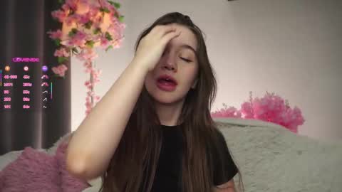 Dina online show from 11-18-25, 01:22