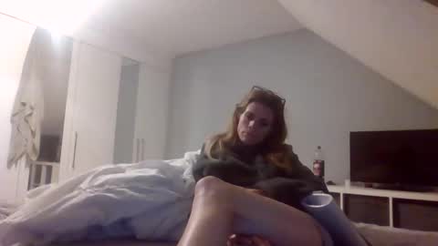 Alice  Nudgeman online show from 10-26-25, 07:31