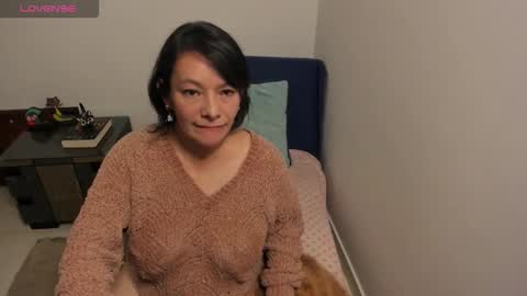 nuit_rose online show from 10-17-25, 02:15