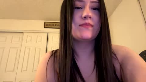 numb_nut_ online show from 01-01-25, 04:29