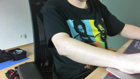 Snapshot of numlove chatting on 10-13-25, 07:19 Slave for Mistress and Master online show from 10-13-25, 07:19