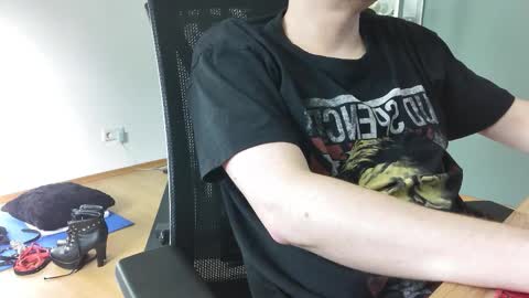 Snapshot of numlove chatting on 11-16-25, 09:37 Slave for Mistress and Master online show from 11-16-25, 09:37