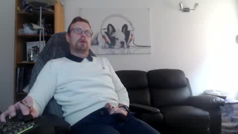 nursefan online show from 11-21-25, 12:37