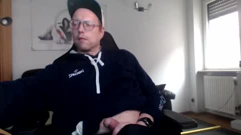 nursefan online show from 12-22-25, 01:52