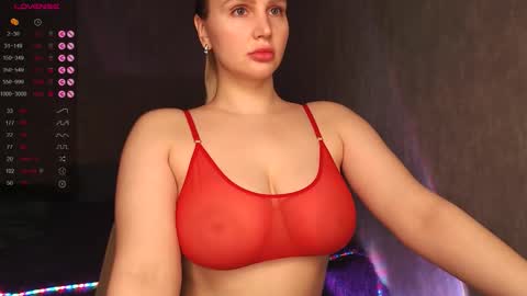 Snapshot of nutcrewlove chatting on 11-15-25, 07:10 WEELCOMEEEEEEEEEE online show from 11-15-25, 07:10