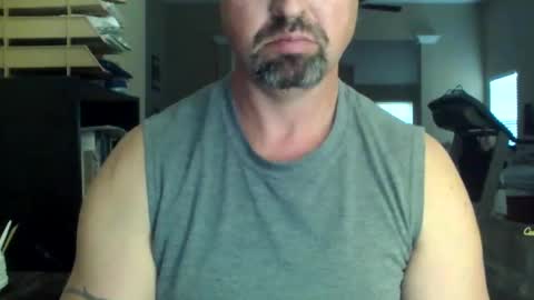 nvrenuff1979 online show from 11-05-25, 12:38