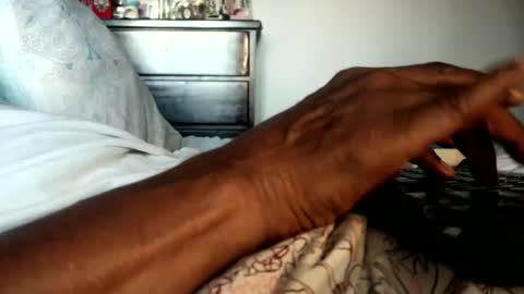 KN online show from 10-23-25, 04:39