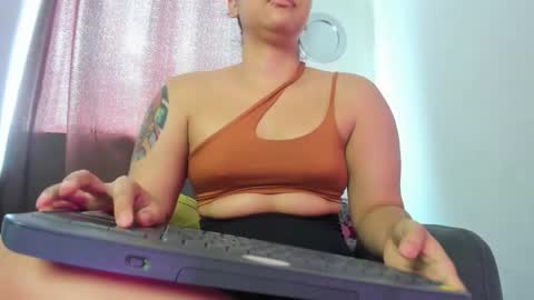 Nia online show from 02-02-26, 06:06