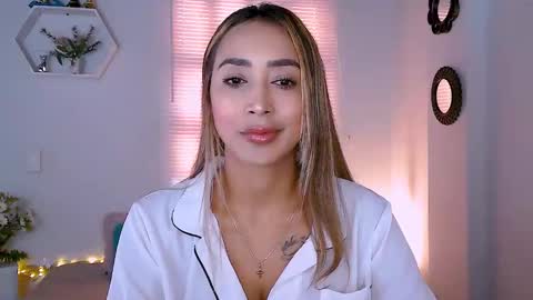 Nycole online show from 03-12-25, 01:40