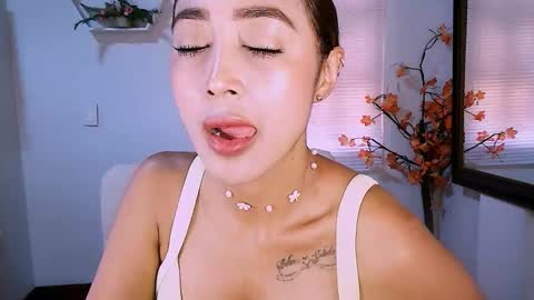 Nycole online show from 12-17-25, 05:30