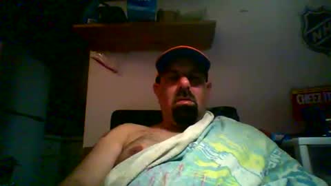 Snapshot of nyisles00 chatting on 12-17-25, 02:45 nyisles00 online show from 12-17-25, 02:45