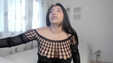 Snapshot of nykhor_paul chatting on 03-03-25, 11:33 Vanessa online show from 03-03-25, 11:33