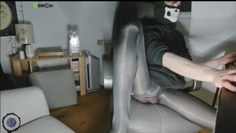 Nyl0nnickb0y online show from 11-11-25, 09:26