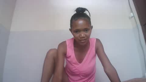 Snapshot of nympholinha chatting on 02-05-25, 01:33 nympholinha online show from 02-05-25, 01:33