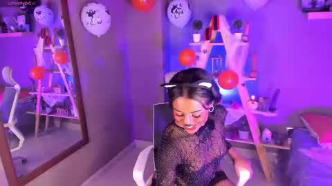 Snapshot of nyxmoonhells chatting on 10-19-25, 09:59 Nyx online show from 10-19-25, 09:59