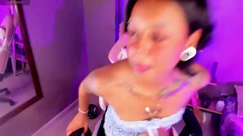 Snapshot of nyxmoonhells chatting on 11-10-25, 08:30 Nyx online show from 11-10-25, 08:30