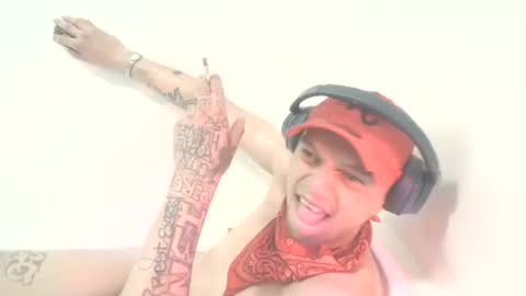 Snapshot of nzwgtn chatting on 11-19-25, 06:46 nzwgtn online show from 11-19-25, 06:46