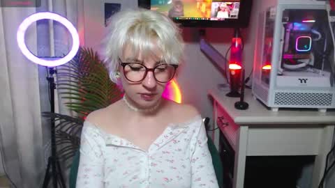 Moonlight online show from 10-14-25, 09:32