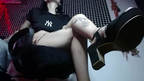 Snapshot of obey_missraven chatting on 11-12-25, 10:26 obey_missraven online show from 11-12-25, 10:26