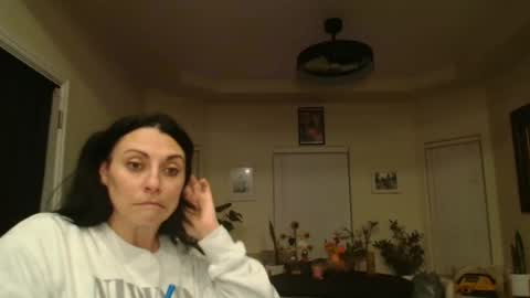 SimplyUs online show from 10-26-25, 07:03