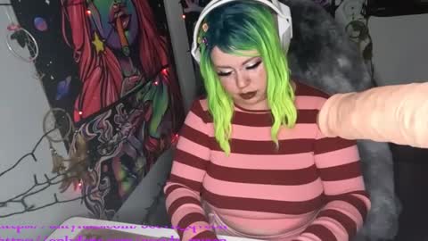 occvlt qveen online show from 12-20-24, 07:01