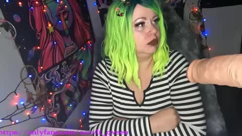 occvlt qveen online show from 12-22-24, 08:27