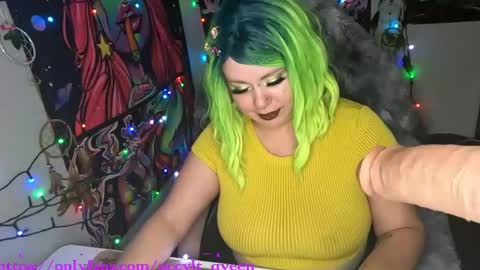 occvlt qveen online show from 12-29-24, 05:21