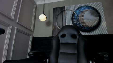 Snapshot of octavia_rouse chatting on 01-08-25, 02:46 independent model online show from 01-08-25, 02:46