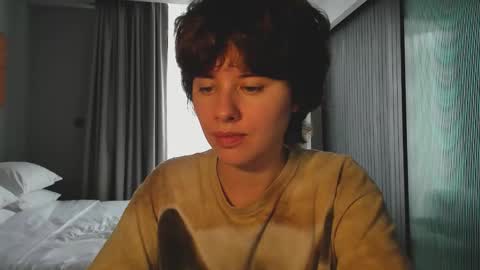 Snapshot of octopussy69x chatting on 11-17-25, 06:41 Evie online show from 11-17-25, 06:41