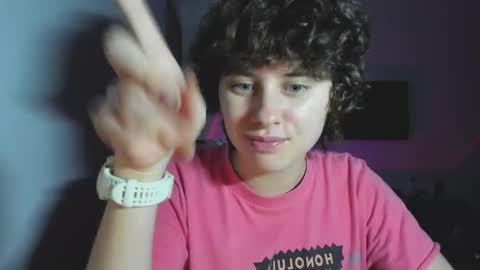 Snapshot of octopussy69x chatting on 11-22-25, 01:21 Evie online show from 11-22-25, 01:21