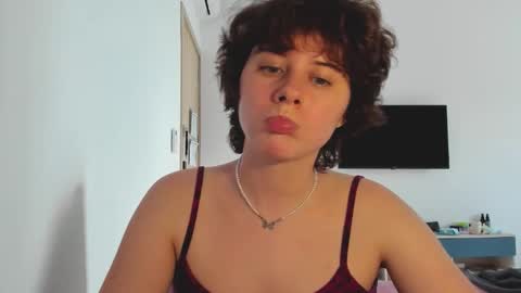 Snapshot of octopussy69x chatting on 11-27-25, 09:00 Evie online show from 11-27-25, 09:00