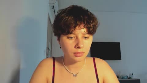 Snapshot of octopussy69x chatting on 12-14-25, 08:20 Evie online show from 12-14-25, 08:20